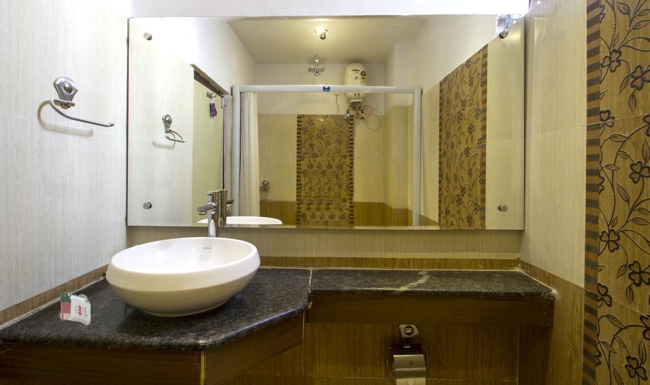 Oyo 984 Hotel Gn International Lalaguda Екстер'єр фото